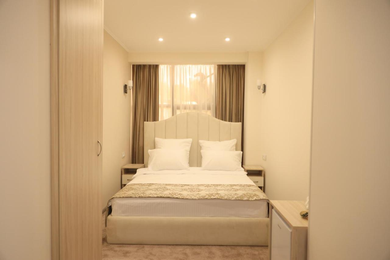 Delin Hotel And Tours Erevan Exterior foto