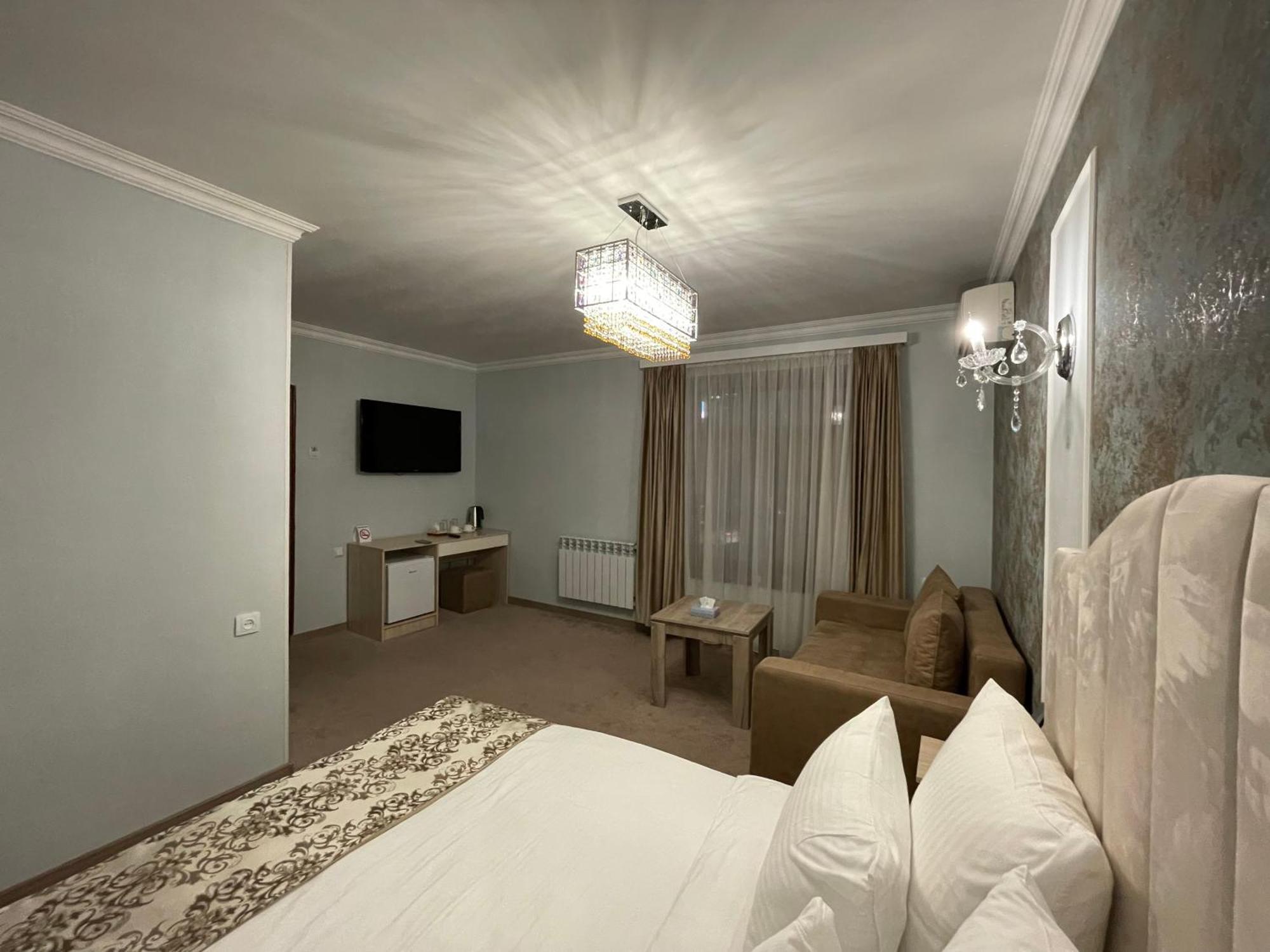 Delin Hotel And Tours Erevan Exterior foto