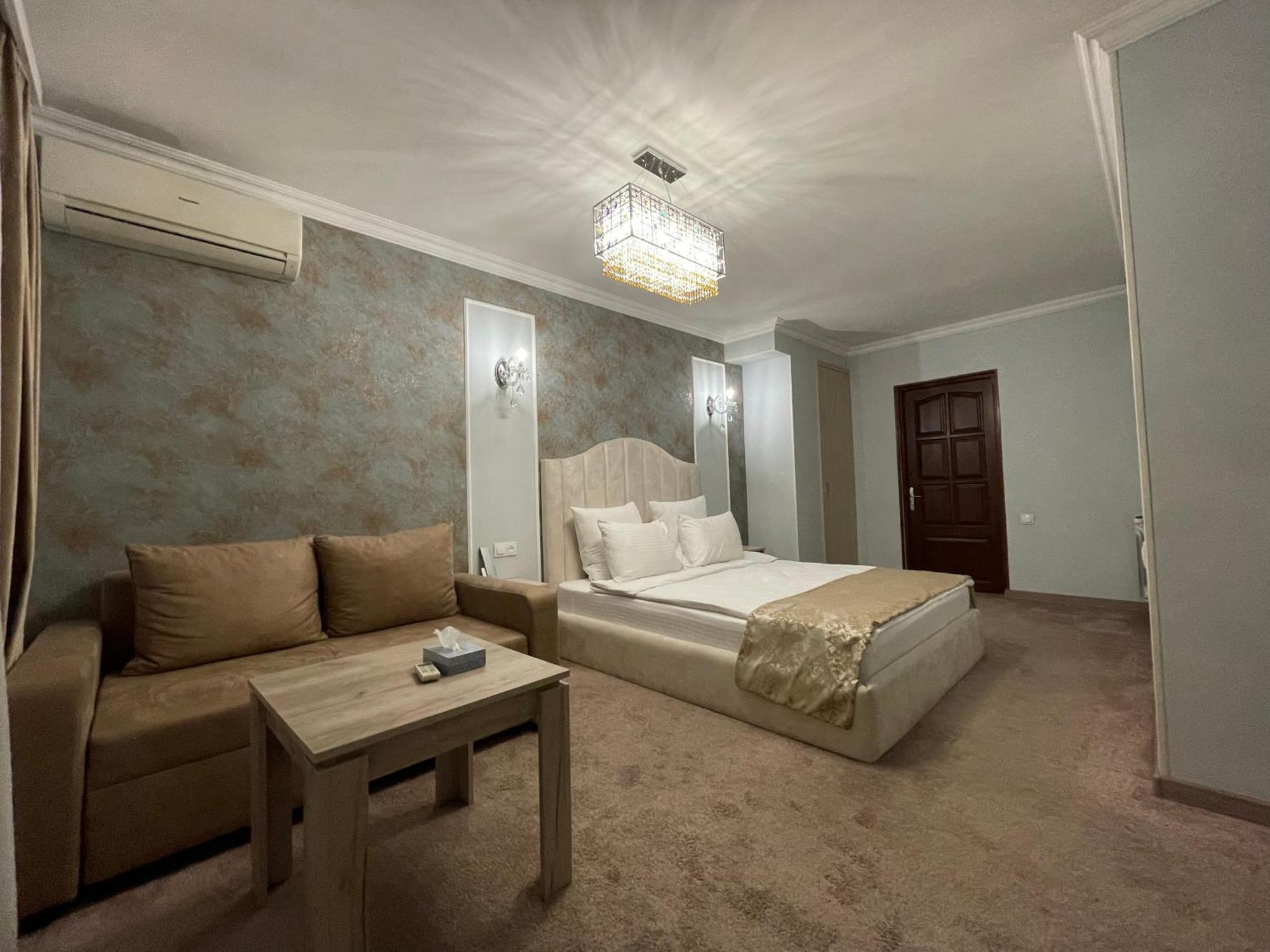 Delin Hotel And Tours Erevan Exterior foto