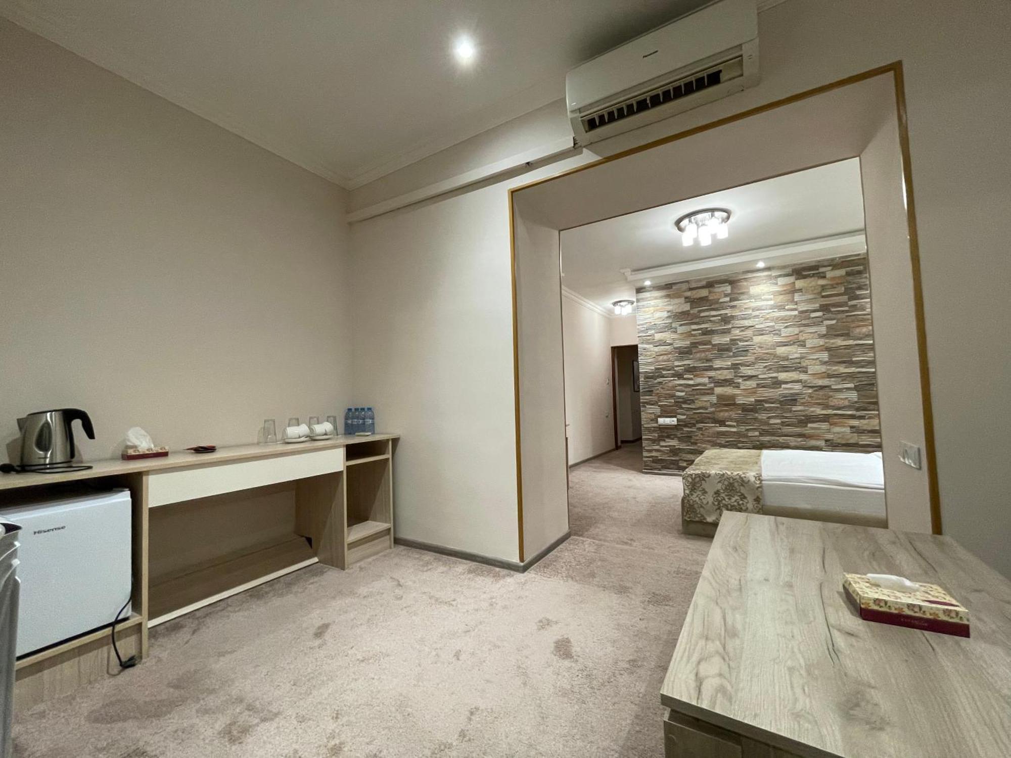 Delin Hotel And Tours Erevan Exterior foto