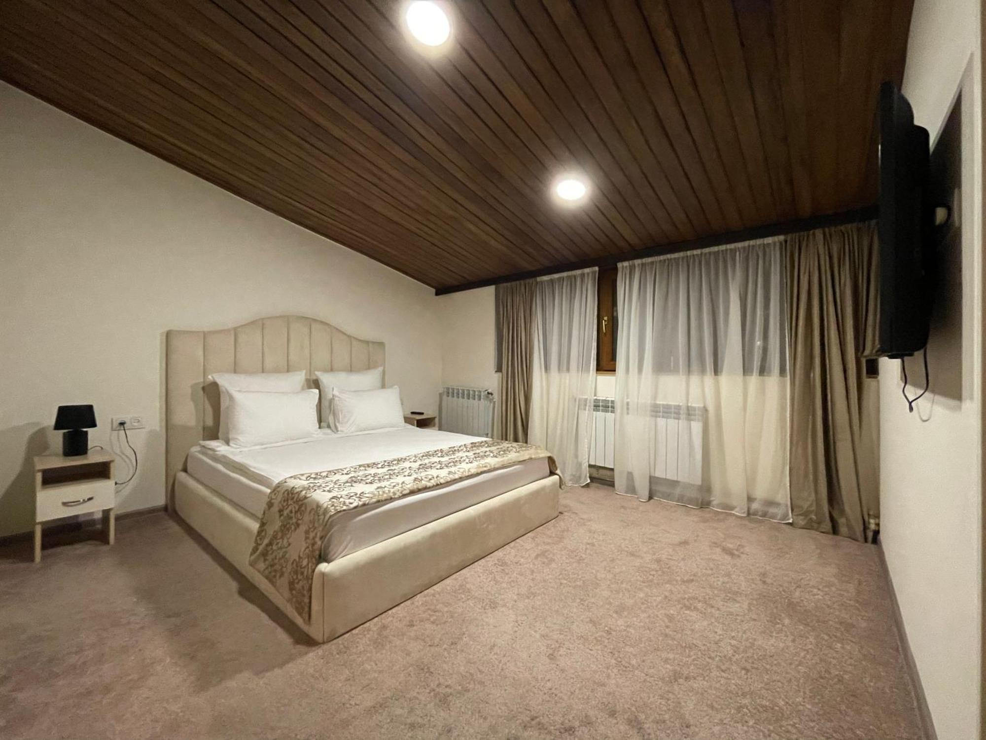Delin Hotel And Tours Erevan Exterior foto
